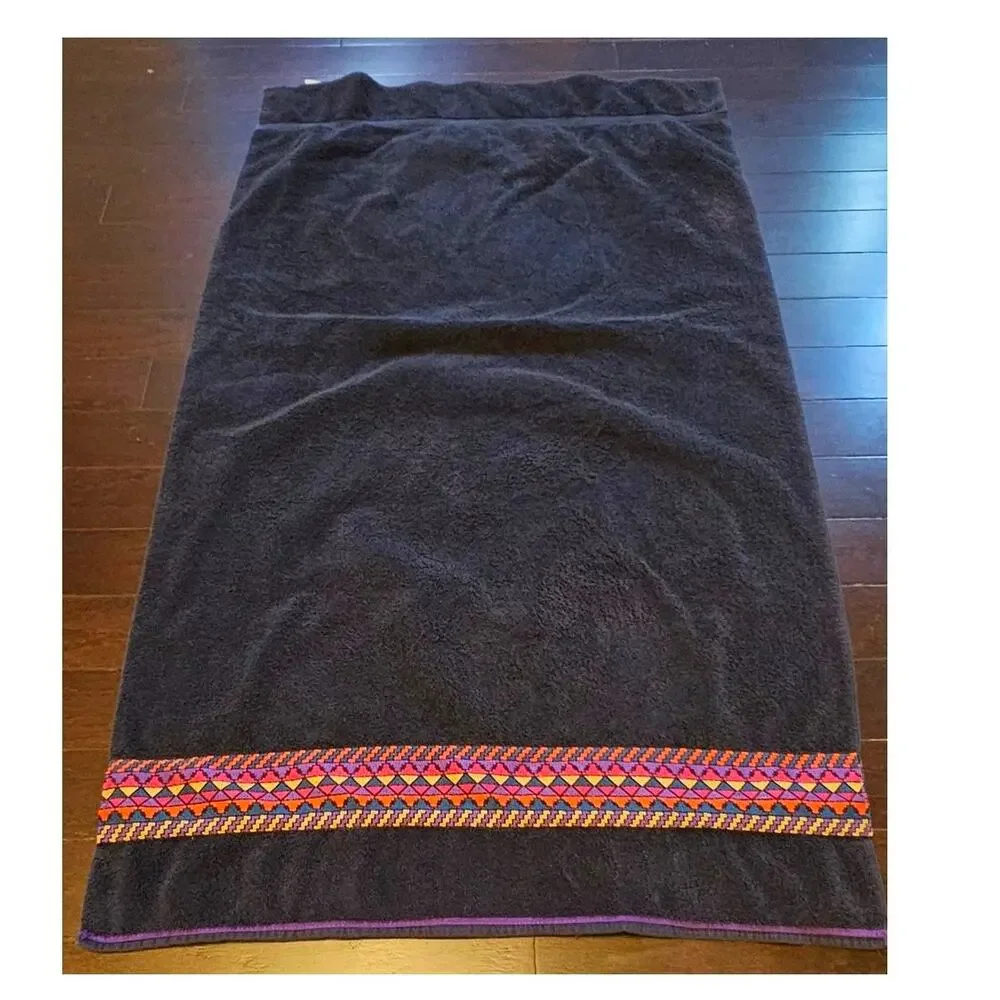 Vintage United Colors of Benetton Towel — Black Aztec Stripe 90s Cotton 26x44